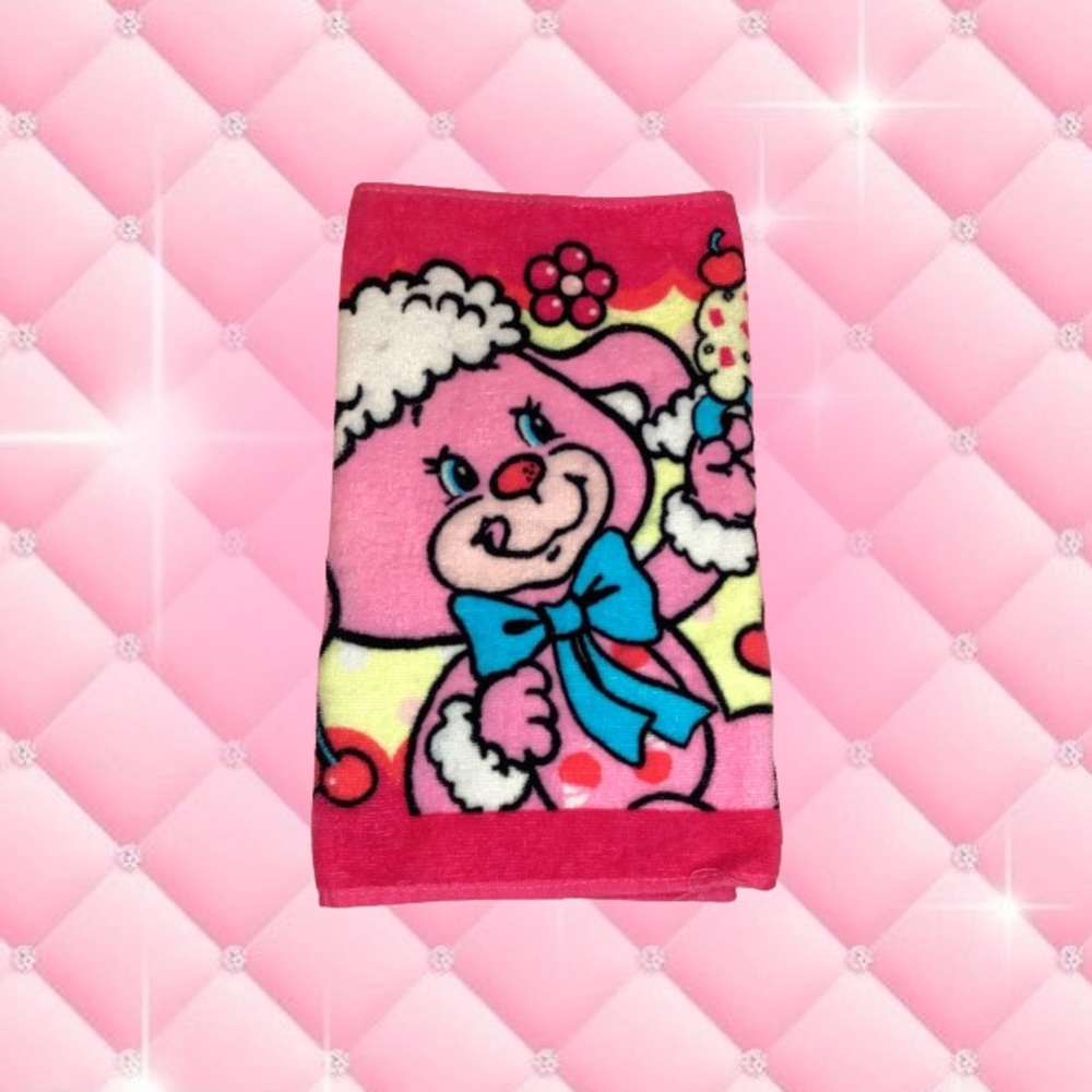 Hallmark Yum Yums face towel 🍬